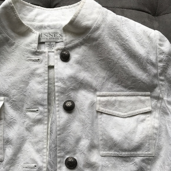 White jacket - Picture 3 of 4